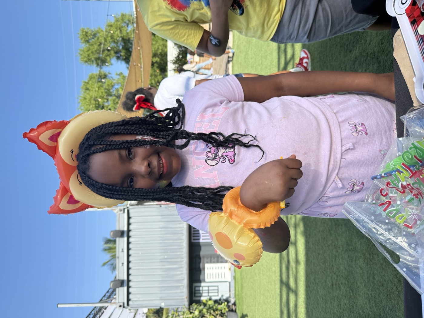 Sunshine yellow energy — this little one brought all the good vibes to our event